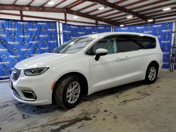  Salvage Chrysler Pacifica