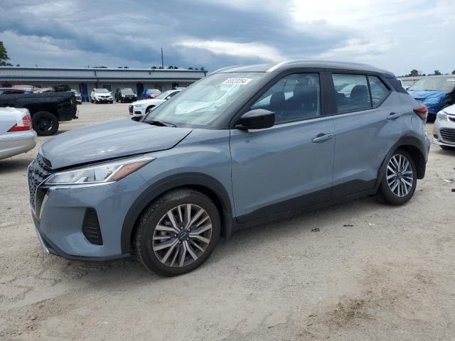  Salvage Nissan Kicks