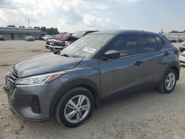  Salvage Nissan Kicks