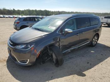  Salvage Chrysler Pacifica