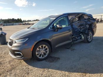  Salvage Chrysler Pacifica