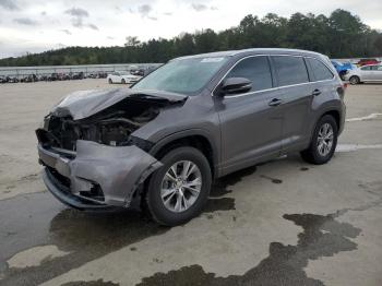  Salvage Toyota Highlander