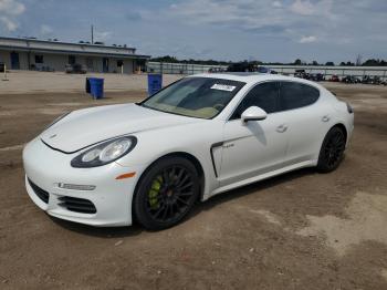  Salvage Porsche Panamera