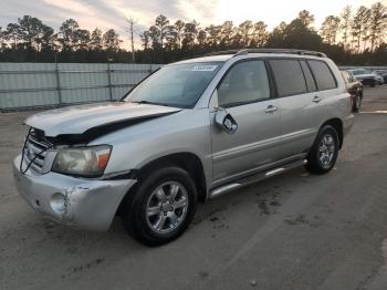  Salvage Toyota Highlander