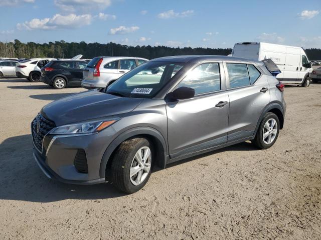  Salvage Nissan Kicks