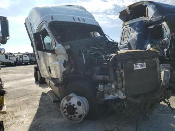  Salvage Freightliner Cascadia