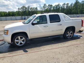  Salvage Chevrolet Avalanche