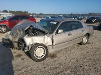  Salvage Lincoln Towncar