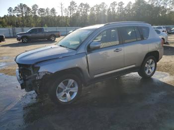  Salvage Jeep Compass