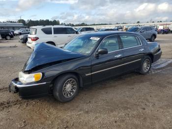  Salvage Lincoln Towncar