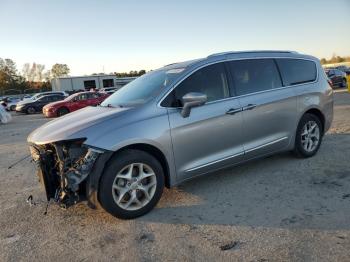  Salvage Chrysler Pacifica