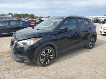  Salvage Nissan Kicks