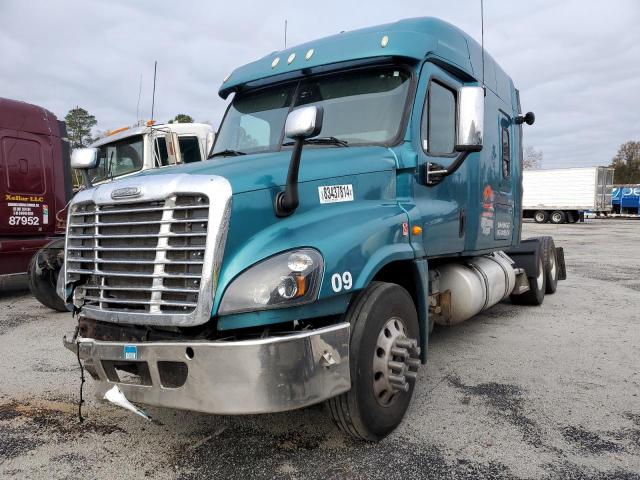  Salvage Freightliner Cascadia 1