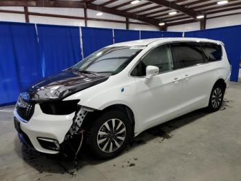  Salvage Chrysler Pacifica