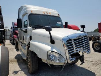  Salvage Freightliner Cascadia 1