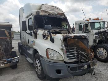  Salvage Freightliner Cascadia 1