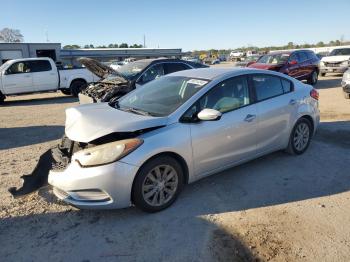  Salvage Kia Forte