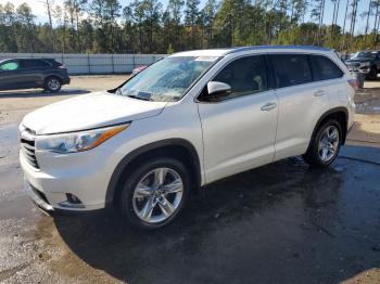  Salvage Toyota Highlander