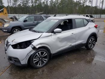  Salvage Nissan Kicks