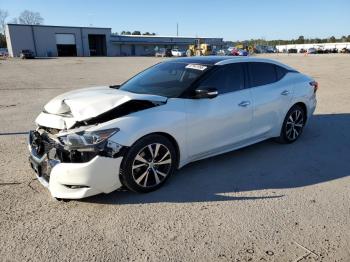  Salvage Nissan Maxima