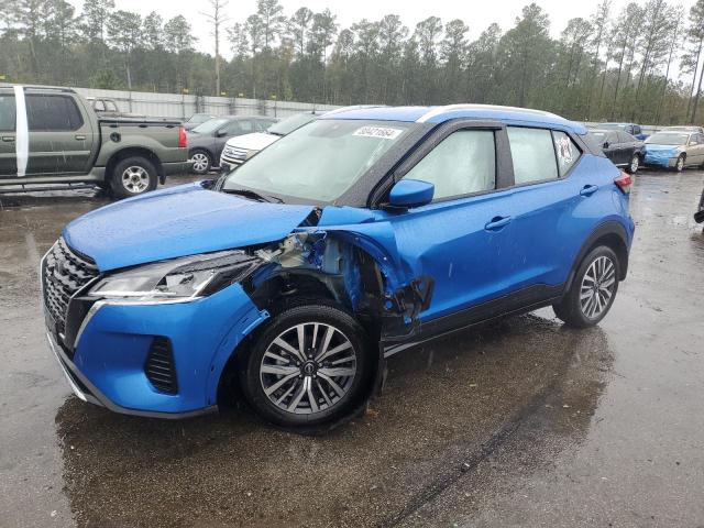  Salvage Nissan Kicks