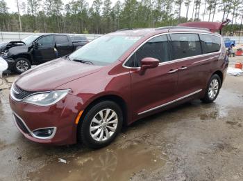  Salvage Chrysler Pacifica