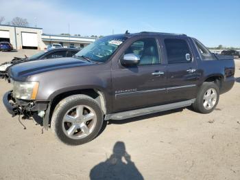  Salvage Chevrolet Avalanche