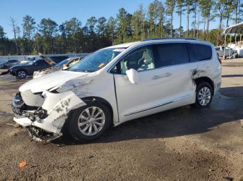  Salvage Chrysler Pacifica