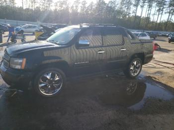  Salvage Chevrolet Avalanche