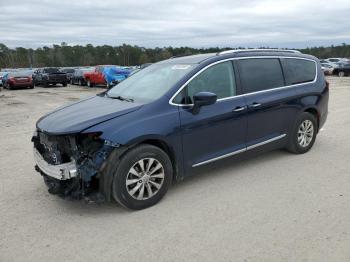  Salvage Chrysler Pacifica