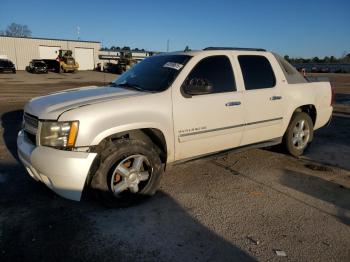  Salvage Chevrolet Avalanche