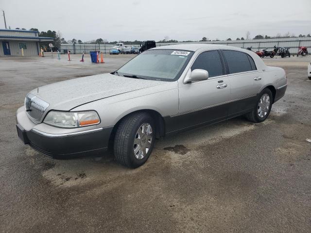  Salvage Lincoln Towncar