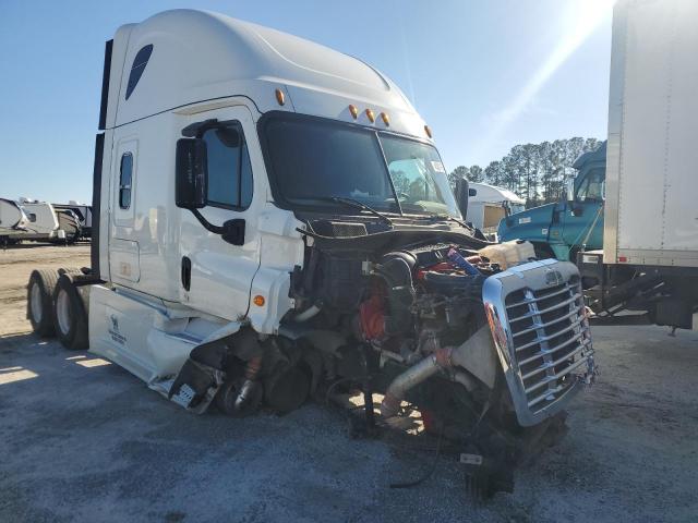  Salvage Freightliner Cascadia 1