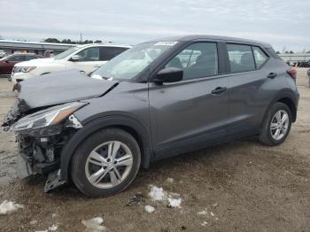  Salvage Nissan Kicks