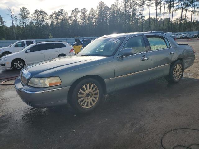  Salvage Lincoln Towncar