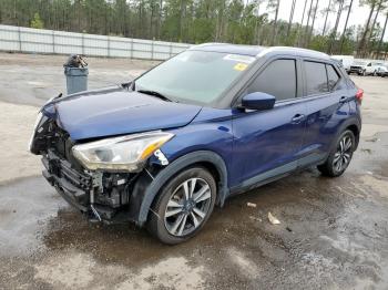  Salvage Nissan Kicks