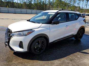  Salvage Nissan Kicks