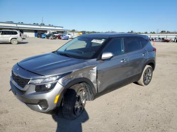  Salvage Kia Seltos