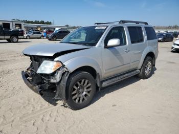  Salvage Nissan Pathfinder