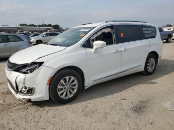  Salvage Chrysler Pacifica