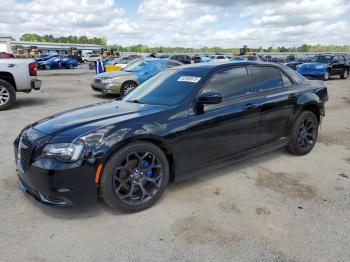  Salvage Chrysler 300