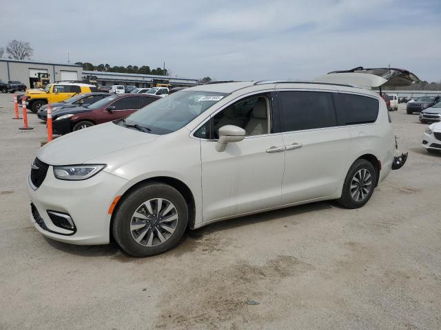  Salvage Chrysler Pacifica