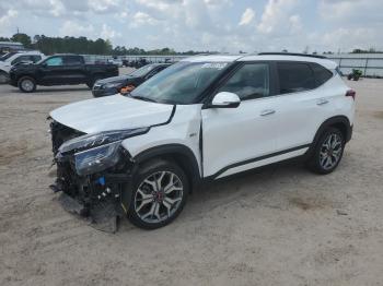  Salvage Kia Seltos