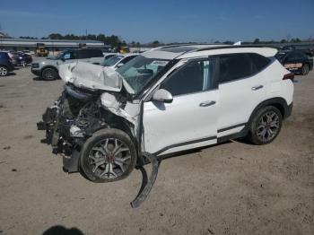  Salvage Kia Seltos
