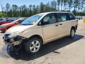  Salvage Toyota Sienna