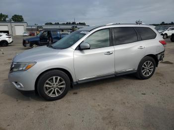  Salvage Nissan Pathfinder
