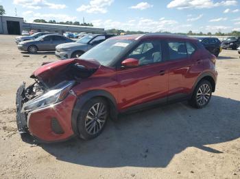  Salvage Nissan Kicks