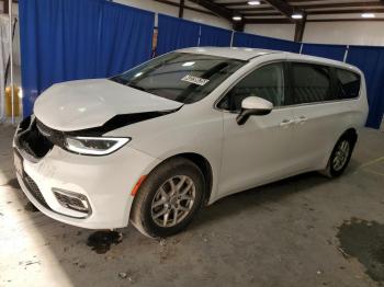  Salvage Chrysler Pacifica