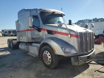  Salvage Peterbilt 579