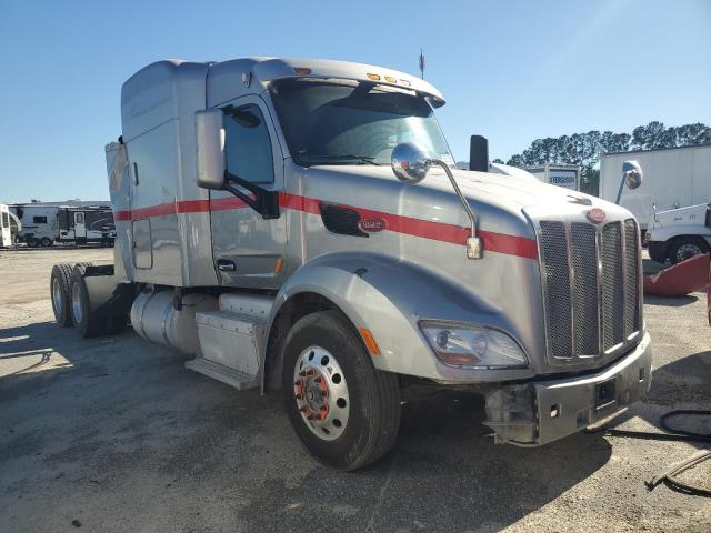  Salvage Peterbilt 579